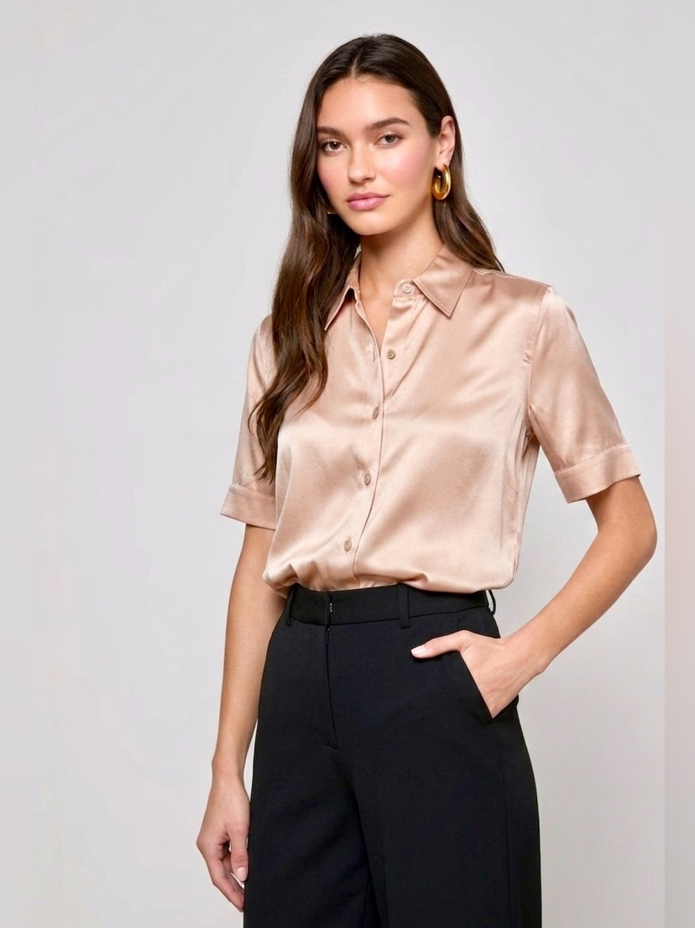 NWT✨ L'AGENCE
Ellah Short Sleeve Silk Blouse